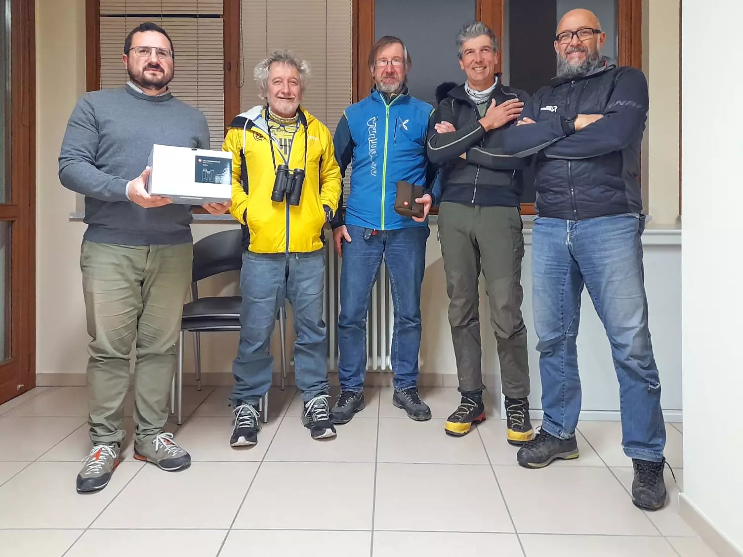 La consegna dei binocoli